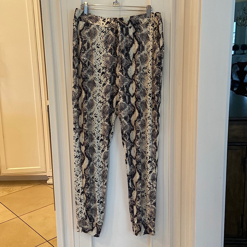 Women’s Lightweight Snake print Joggers, size large.